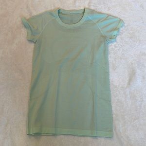 Lululemon Short Sleeve Size 8